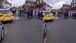UK Leeds Riots: ब्रिटेन में चुनाव के बाद क्यों भड़की हिंसा? लीड्स शहर में आगजनी, पुलिस पर पत्थरबाजी