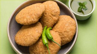 How to make Pyaj ki Khasta kachori