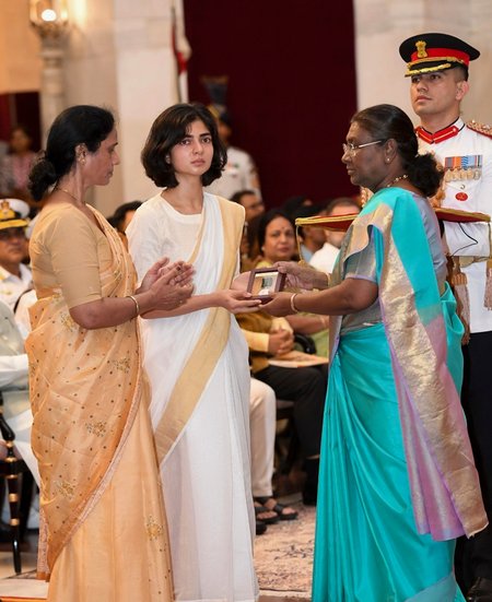 Captain Anshuman wife