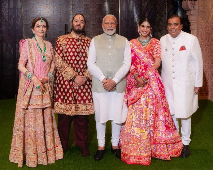 PM Modi Bless Anant-Radhika