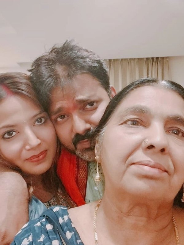 Pawan Singh wife Jyoti singh