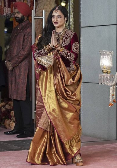 Rekha, Rekha outfit in Anant Ambani Radhika Merchant Wedding