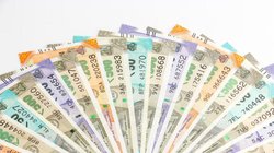 Electoral Bonds खरीदने वाली 1300 कंपनियां मुसीबत में, Infosys, Airtel और Torrent Pharma पर कसा टैक्स डिपार्टमेंट का शिकंजा