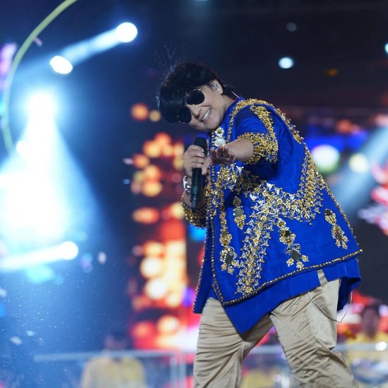 Single Falguni Pathak