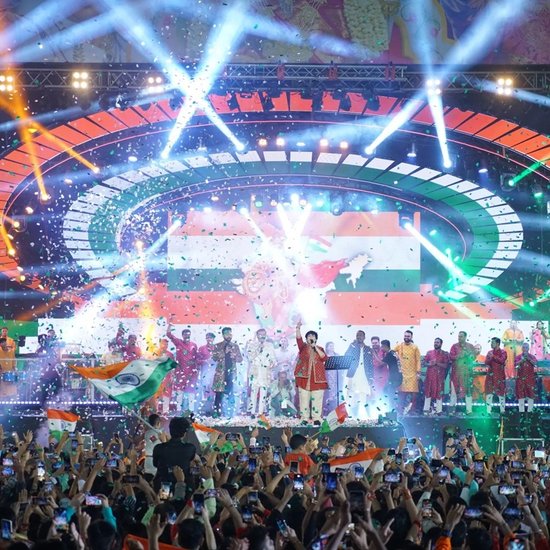 Falguni Pathak Live Performances