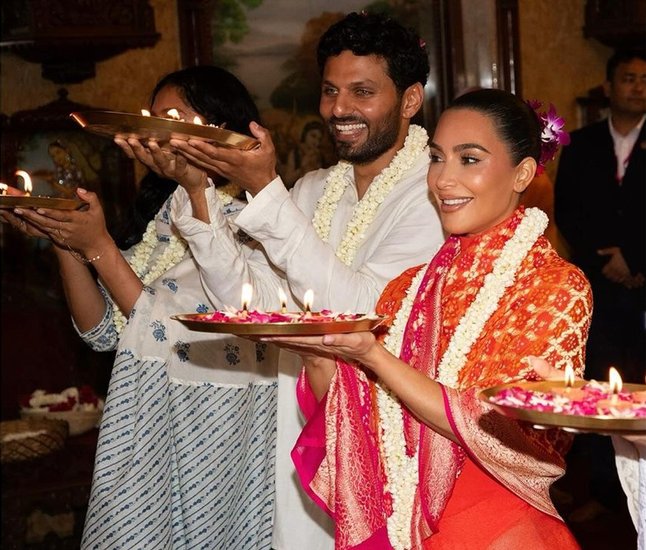 Kim Kardashian Khloe Kardashian ISKCON temple