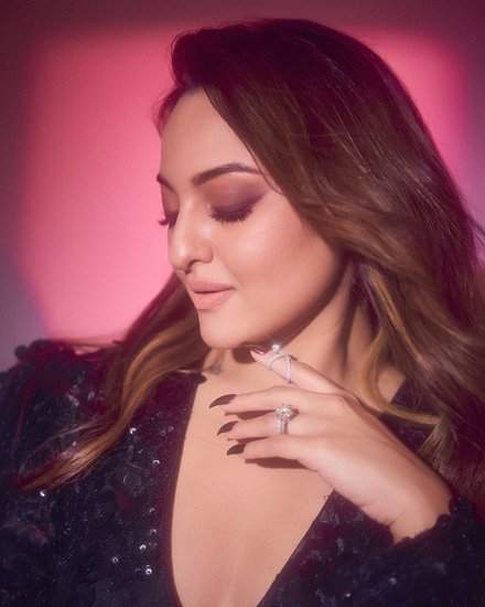 Sonakshi Sinha Sequin work