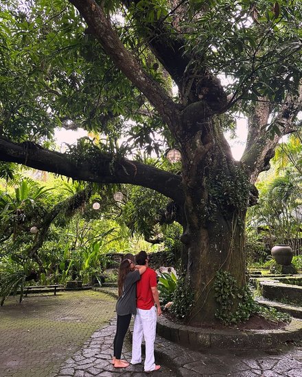 Sonakshi Sinha Zaheer Iqbal Honeymoon Photos