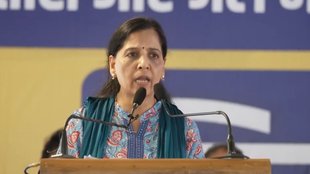 Sunita Kejriwal, Arvind Kejriwal, Arvind Kejriwal Health update