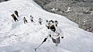 soldiers bodies recovered, soldiers avalanche Ladakh