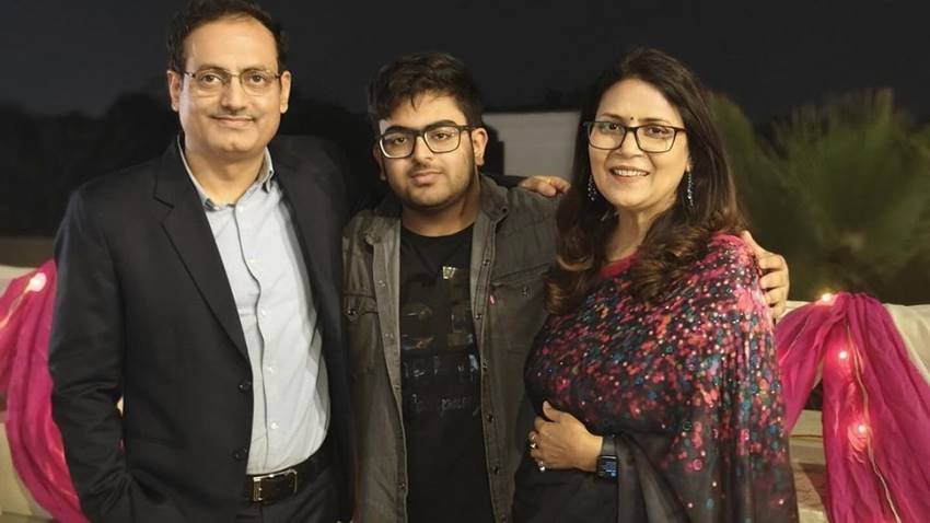 Vikas Divyakirti Wife, SOn and Family