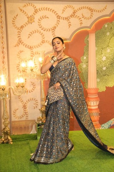 Rashmika Mandanna sari look