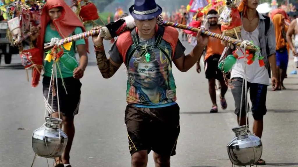 Kanwar Yatra 2024: जानें कांवड़ यात्रा के बारे में सभी जानकारी (Indian Express)