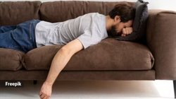 कभी-कभी हिलना-डुलना भी पड़ता है भारी, बिस्तर पर सोना लगता है बेहतर, एक्सपर्ट से जानते हैं क्यों lazy हो जाती है बॉडी