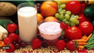 fruits and milk combination,fruits, fruits combination, fruits with milk, fruits with yoghurt, fruits with dairy, fruits dairy combination,
