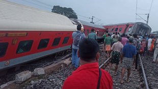 mumbai-hawada train accident, mumbai-hawada train, train accident
