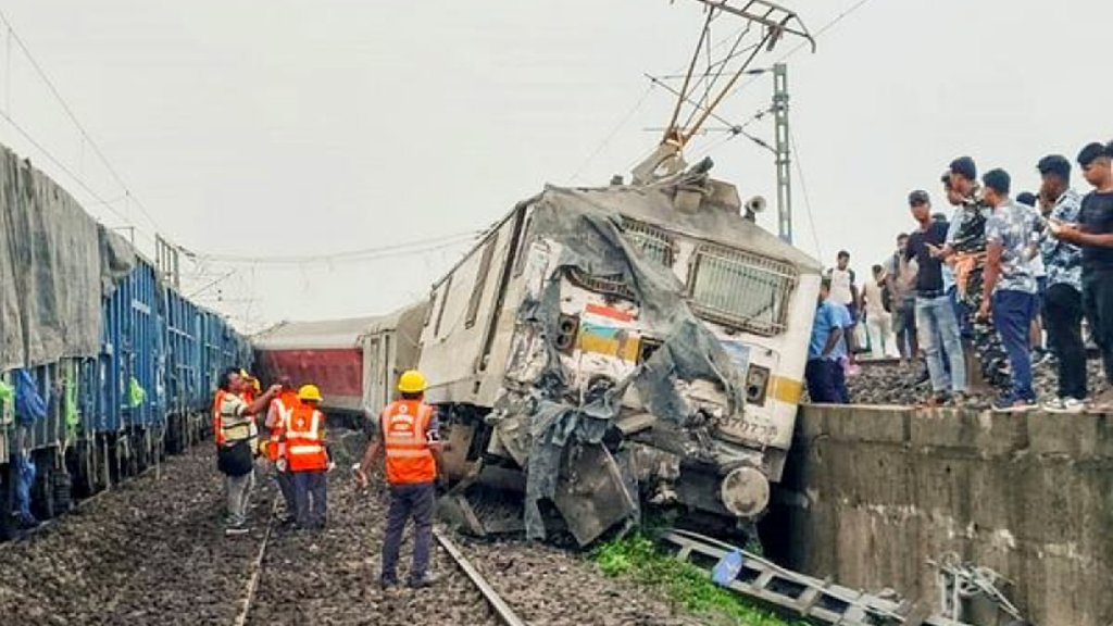 mumbai-hawada train accident, mumbai-hawada train, train accident