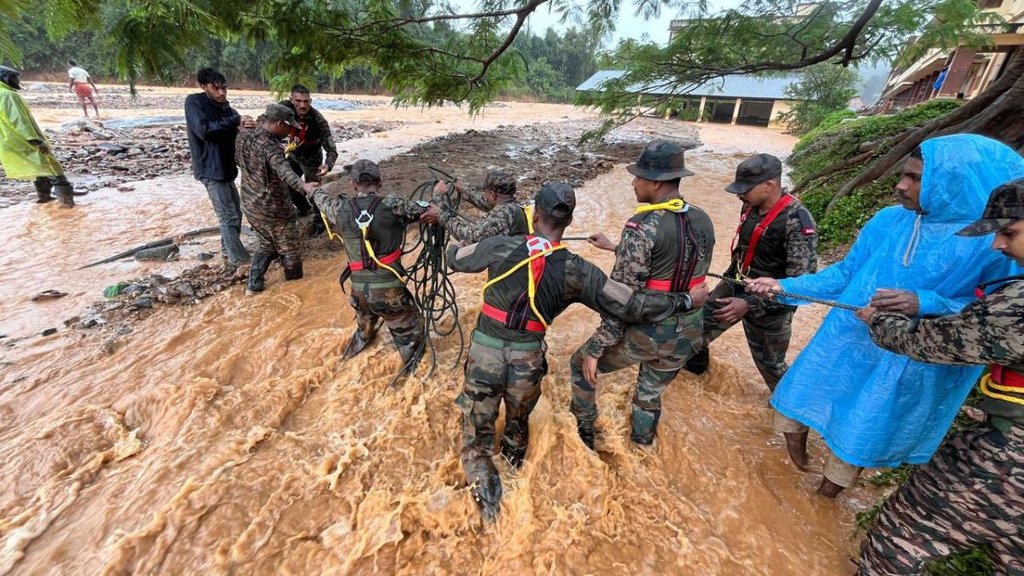 landslide in Wayanad, chooralmala, kavalappara,