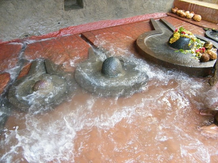 Self-manifested Shiva Lingas