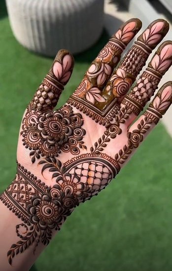 Minimalistic Mehndi Patterns