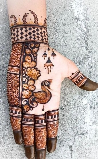 Elegant Mehndi Design