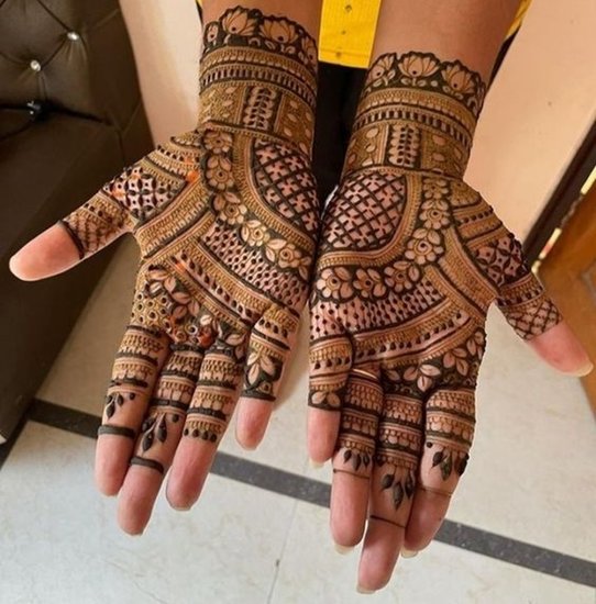 Mehndi Application Techniques