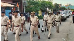 चोरी के आरोपी को बांधा, पीटा और फिर प्राइवेट पार्ट में मिर्ची पाउडर डाल दिया, पुलिस ने की कार्रवाई