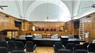 Courtroom, Court room