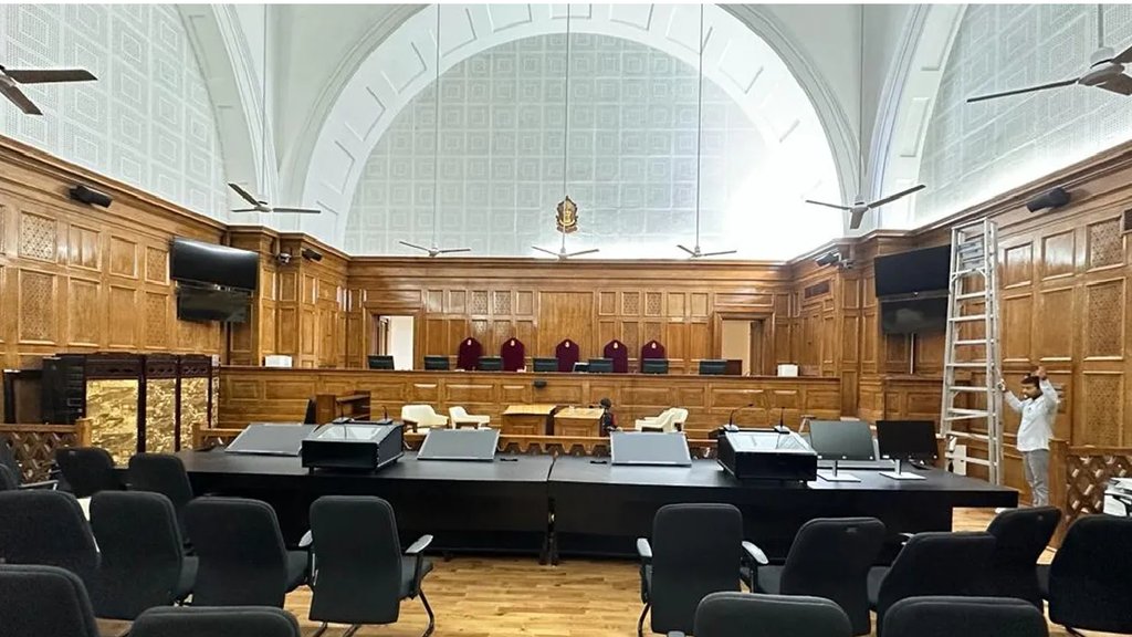 Courtroom, Court room