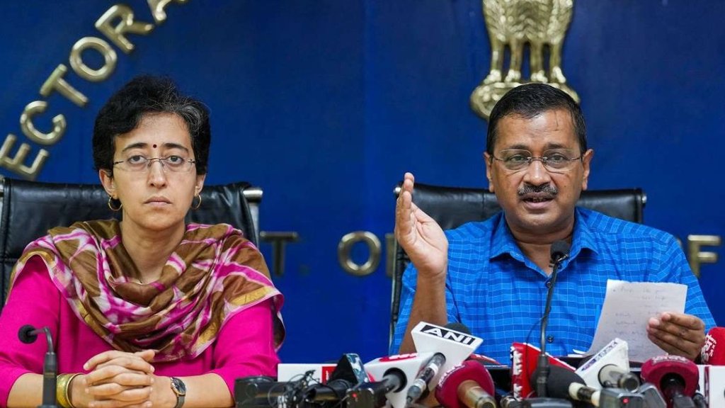 Delhi Govt | kejriwal photo | atishi showcauses officials