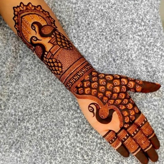 Govardhan Parvat mehndi design