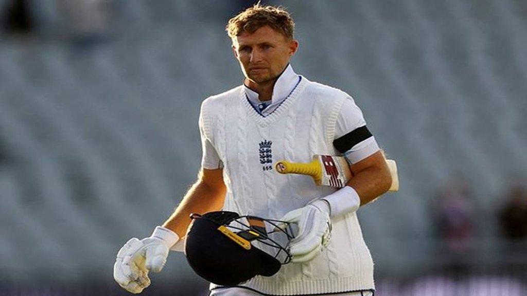 Joe Root,Allan Border, Rahul Dravid