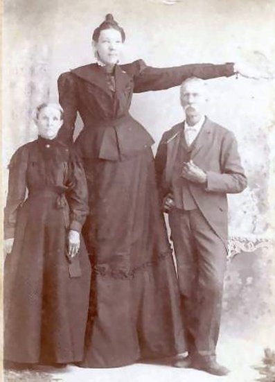 Name of World tallest Women