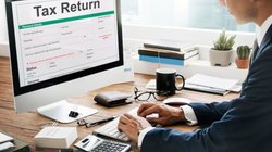 ITR Refund: आयकर विभाग से कम मिल रहा रिफंड! कैलकुलेशन में हो सकती है गड़बड़ी, तुरंत करें ये काम तो नहीं होगा नुकसान