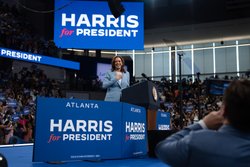 Kamala Harris: कमला हैरिस बनीं डेमोक्रेटिक पार्टी की राष्ट्रपति पद प्रत्याशी, 22 अगस्त को होगा औपचारिक ऐलान