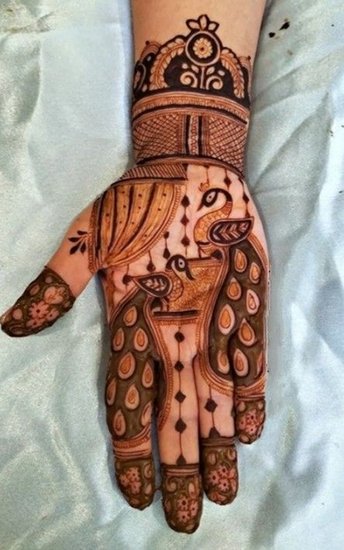 Devotional mehndi designs