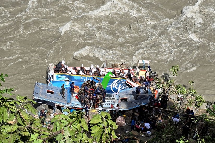 Maharashtra passengers bus accident