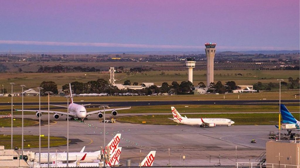Melbourne Airport, Plane Exit Gates, Plane Wings