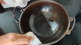 how to clean burnt kadai