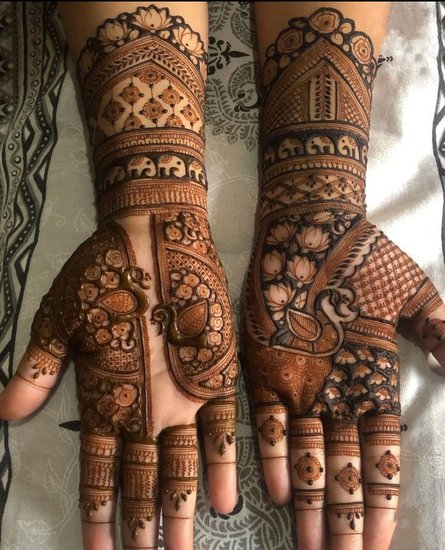 Intricate Janmashtami mehndi