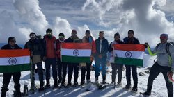 ‘माउंटेन मैन’ राहुल गुप्ता ने ऑस्ट्रेलिया की सबसे ऊंची चोटी पर फहराया तिरंगा, अन्य राज्यों के भी 10 पर्वतारोही हुए शामिल