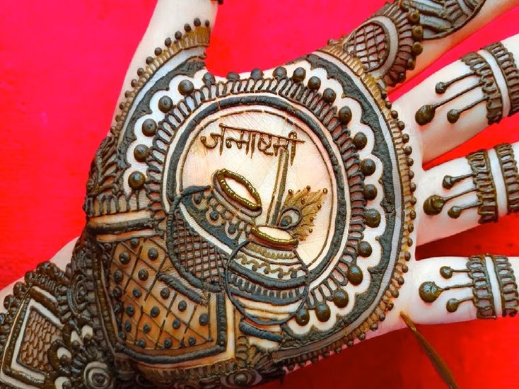 Janmashtami-inspired mehndi art