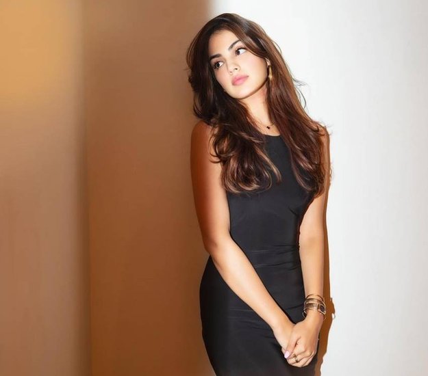 Rhea Chakraborty and Nikhil Kamath Photos