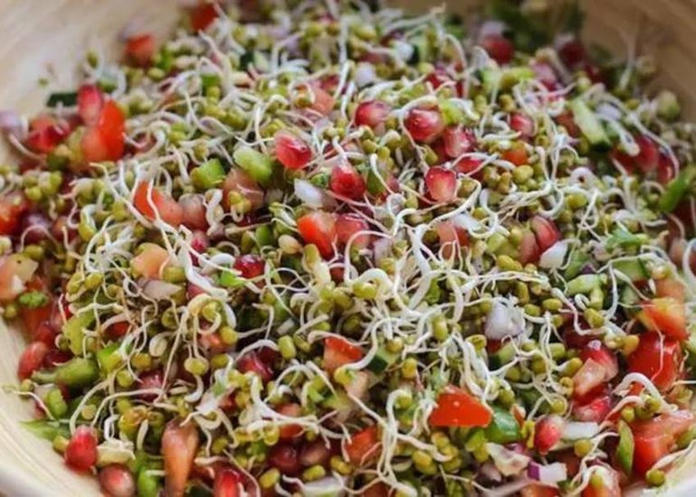 Morning or Evening When Eat sprouts