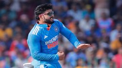 IND vs SL: रियान पराग ने वनडे डेब्यू मैच में गेंदबाजी में दिखाया दम, श्रीलंका के खिलाफ रहे सबसे सफल भारतीय बॉलर