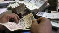 संपादकीय: बचत की बुनियाद, कर्जमाफी से बढ़ती है बैंकों की मुश्किलें, बिगड़ता है जमा-खर्च का बैलेंस