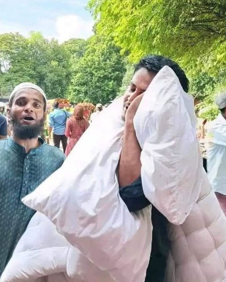 bed sheet and pillow