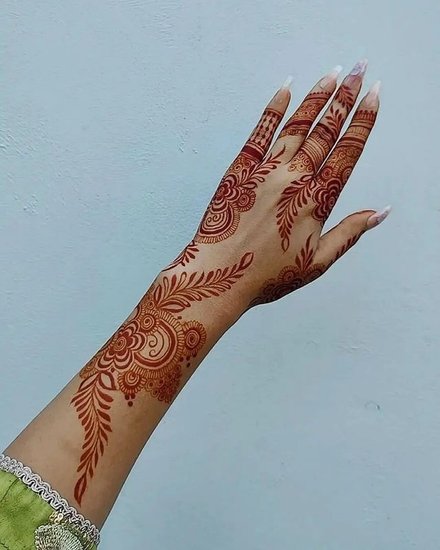 Krishna-Themed Mehndi