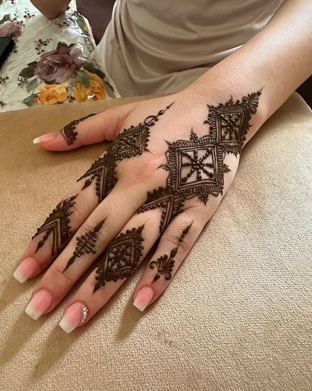 Elegant Mehndi Styles