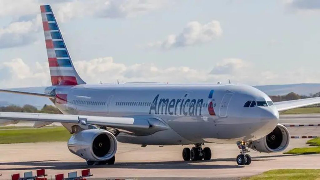 Emergency landing, American Airlines, US Airlines,